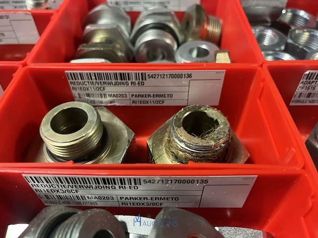 Partij hydraulische koppelingen en slangen - afbeelding 80 van  120