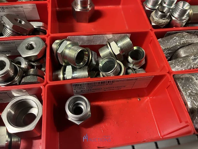 Partij hydraulische koppelingen en slangen - afbeelding 82 van  120