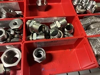Partij hydraulische koppelingen en slangen - afbeelding 82 van  120