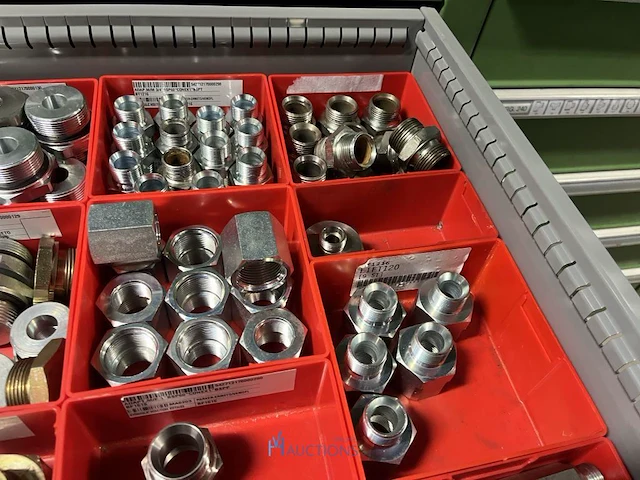 Partij hydraulische koppelingen en slangen - afbeelding 83 van  120