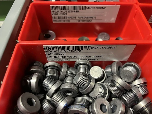 Partij hydraulische koppelingen en slangen - afbeelding 89 van  120