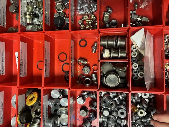 Partij hydraulische koppelingen en slangen - afbeelding 95 van  120