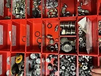 Partij hydraulische koppelingen en slangen - afbeelding 95 van  120