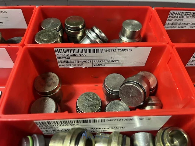 Partij hydraulische koppelingen en slangen - afbeelding 96 van  120
