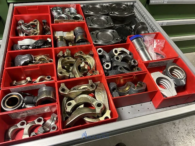 Partij hydraulische koppelingen en slangen - afbeelding 105 van  120