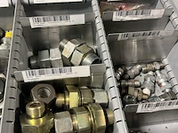 Partij hydraulische koppelingen en slangen - afbeelding 115 van  120