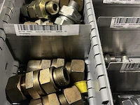 Partij hydraulische koppelingen en slangen - afbeelding 116 van  120