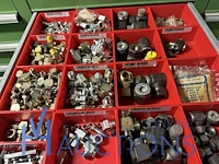 Partij hydraulische koppelingen - afbeelding 2 van  16