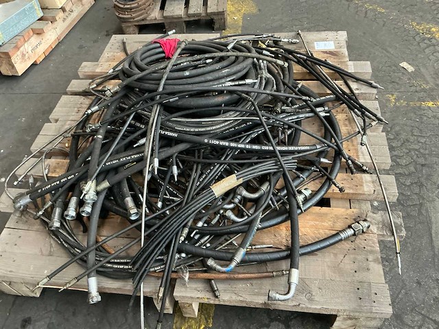 Partij hydraulische leidingen - afbeelding 2 van  2