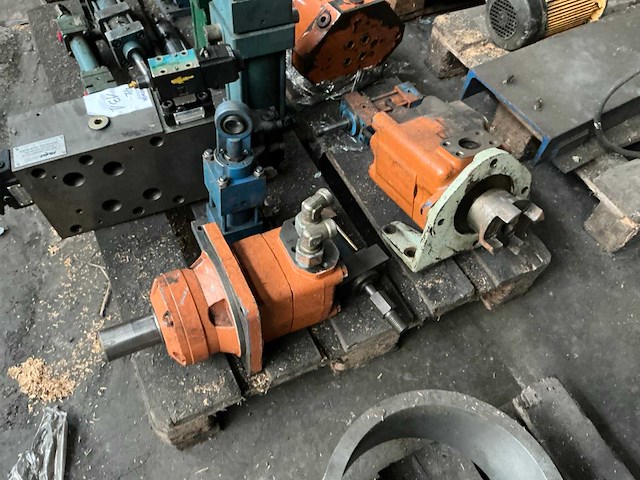 Partij hydraulische onderdelen - afbeelding 4 van  6