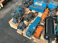 Partij hydraulische onderdelen - afbeelding 1 van  10
