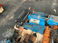 Partij hydraulische onderdelen - afbeelding 2 van  10