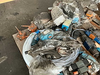 Partij hydraulische onderdelen - afbeelding 4 van  8