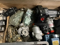 Partij hydraulische spare parts - afbeelding 4 van  6