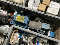 Partij hydraulische spare parts - afbeelding 5 van  6