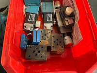 Partij hydraulische ventielen en stuurblokken - afbeelding 3 van  7