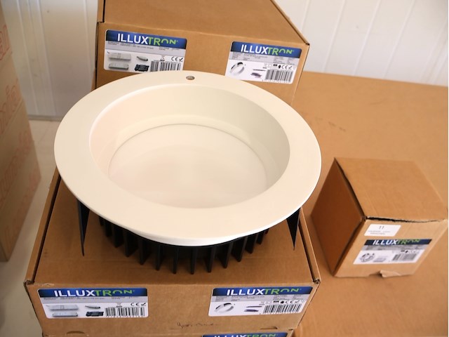 Partij illuxtron - afbeelding 2 van  6