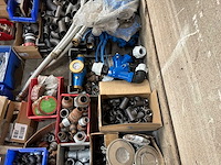 Partij industrieel installatiemateriaal voor sanitair en verwarming - afbeelding 4 van  29