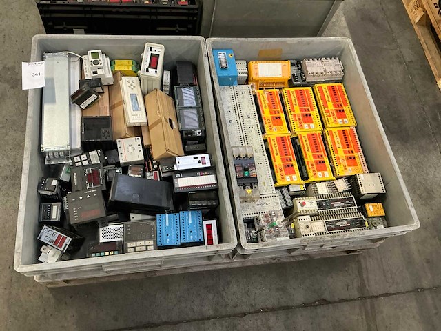 Partij industriële automatiseringscomponenten - afbeelding 1 van  13