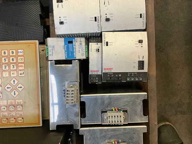 Partij industriële componenten en bedieningspanelen - afbeelding 2 van  12