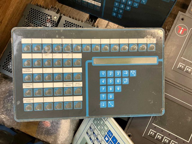 Partij industriële componenten en bedieningspanelen - afbeelding 7 van  12