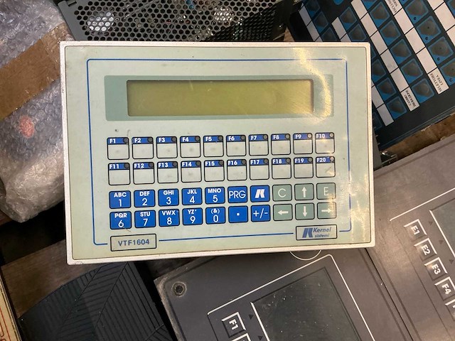 Partij industriële componenten en bedieningspanelen - afbeelding 9 van  12