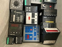 Partij industriële componenten - afbeelding 4 van  13