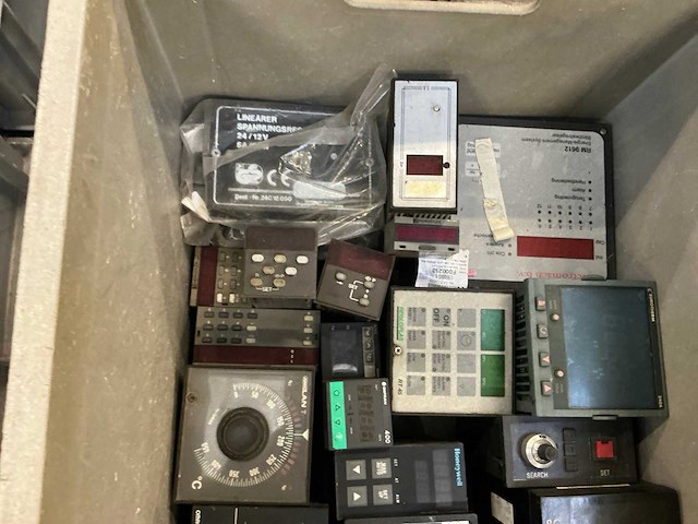 Partij industriële componenten - afbeelding 5 van  13