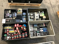 Partij industriële componenten - afbeelding 1 van  13