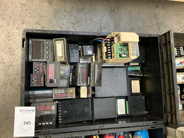 Partij industriële componenten - afbeelding 9 van  13