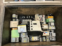 Partij industriële componenten - afbeelding 12 van  13