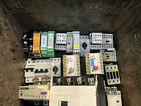 Partij industriële componenten - afbeelding 13 van  13