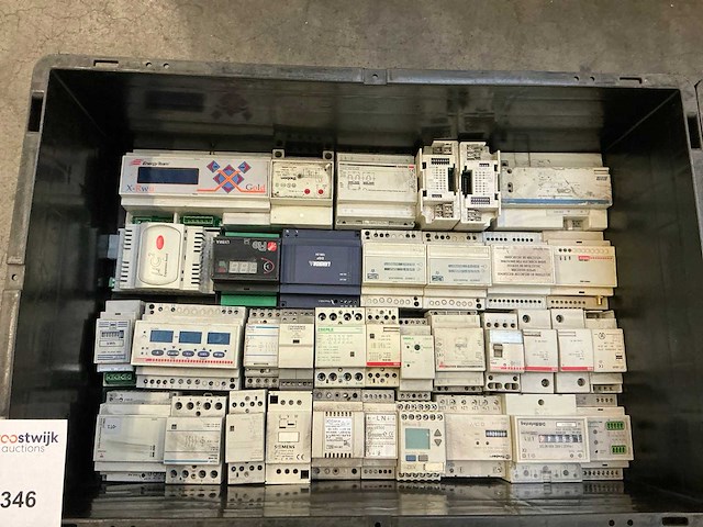 Partij industriële componenten - afbeelding 2 van  8