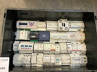 Partij industriële componenten - afbeelding 2 van  8