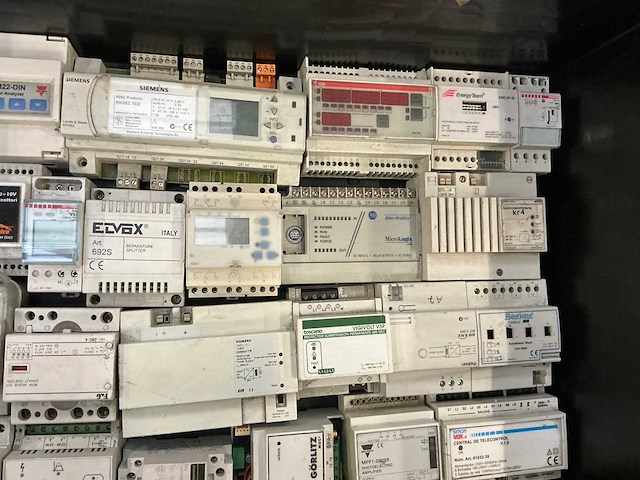 Partij industriële componenten - afbeelding 7 van  8