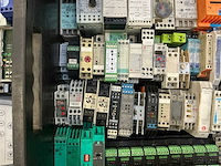 Partij industriële componenten - afbeelding 4 van  18