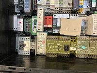 Partij industriële componenten - afbeelding 8 van  18