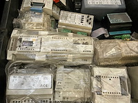 Partij industriële componenten - afbeelding 16 van  18