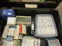 Partij industriële componenten - afbeelding 17 van  18