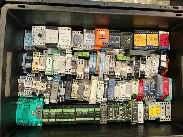 Partij industriële componenten - afbeelding 18 van  18