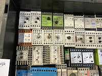 Partij industriële componenten - afbeelding 11 van  17