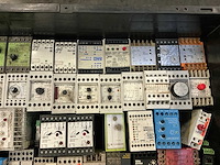 Partij industriële componenten - afbeelding 12 van  17