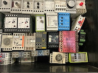 Partij industriële componenten - afbeelding 13 van  17