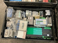 Partij industriële componenten - afbeelding 14 van  17