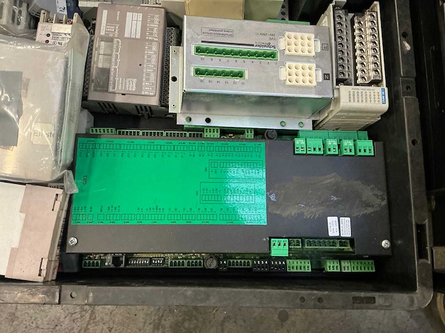 Partij industriële componenten - afbeelding 15 van  17