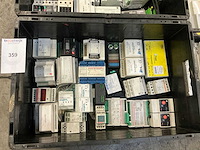 Partij industriële componenten - afbeelding 3 van  13