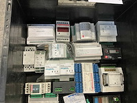 Partij industriële componenten - afbeelding 4 van  13