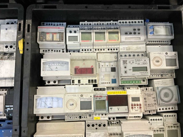 Partij industriële componenten - afbeelding 7 van  13