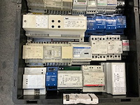 Partij industriële componenten - afbeelding 10 van  13