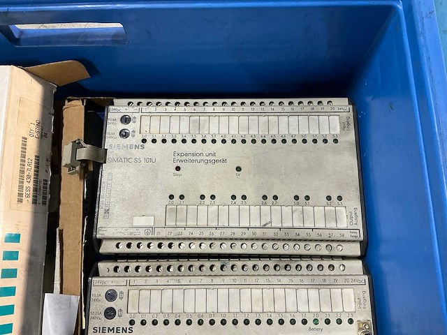 Partij industriële componenten - afbeelding 1 van  5